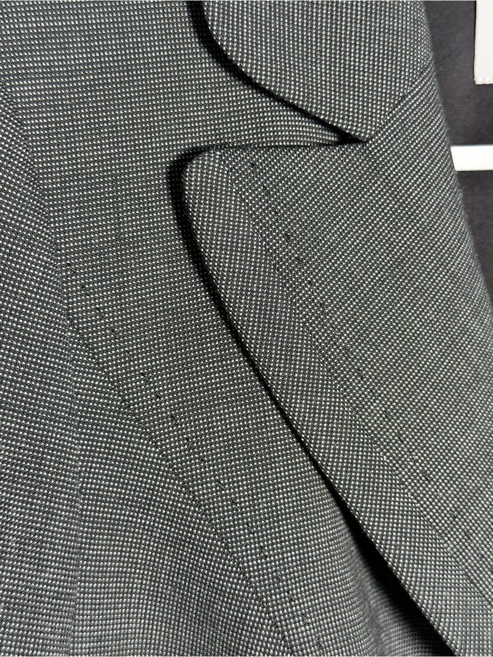Classiques Entier Gray Two-Button Tailored Blazer - Picture 5 of 11